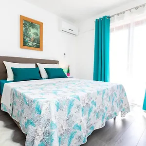  Apartment Mina